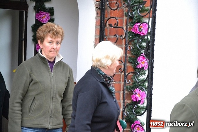 Zdjęcie w galerii na portalu naszraciborz.pl: Dokumentalista z Chicago kręci film w Jankowicach wiadomości z regionu