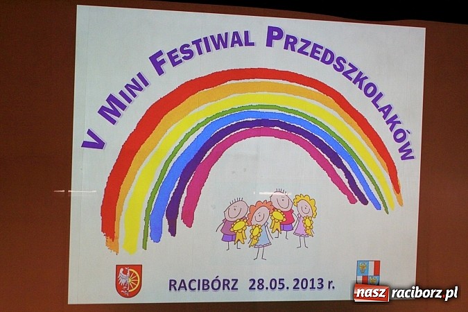 Zdjęcie w galerii na portalu naszraciborz.pl: Przedszkolaki wystąpiły na scenie RCK-u wiadomości z regionu