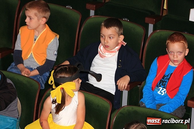 Zdjęcie w galerii na portalu naszraciborz.pl: Przedszkolaki wystąpiły na scenie RCK-u wiadomości z regionu