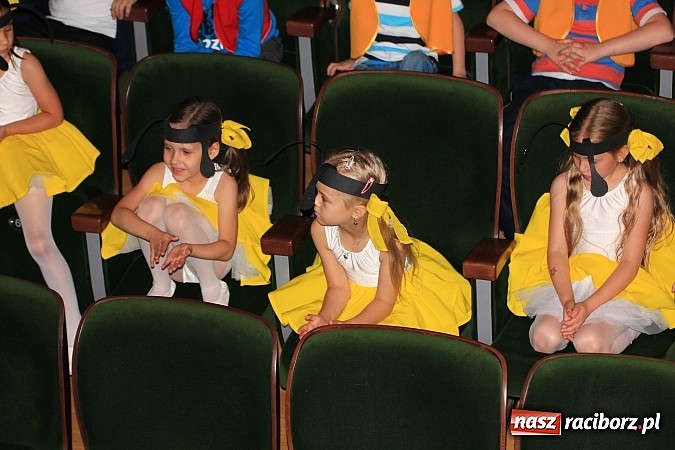 Zdjęcie w galerii na portalu naszraciborz.pl: Przedszkolaki wystąpiły na scenie RCK-u wiadomości z regionu