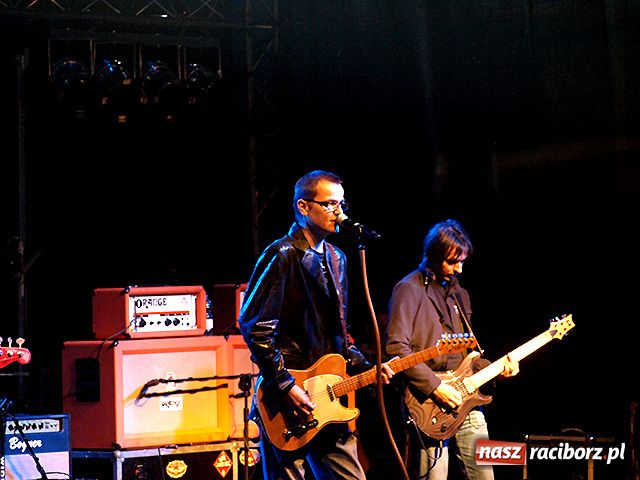 Zdjęcie w galerii na portalu naszraciborz.pl: Wilki rozgrzały fanów w Nędzy wiadomości z regionu