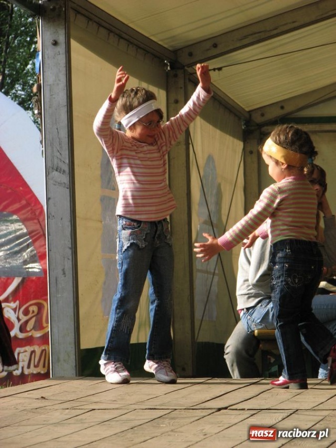 Zdjęcie w galerii na portalu naszraciborz.pl: Wilki rozgrzały fanów w Nędzy wiadomości z regionu