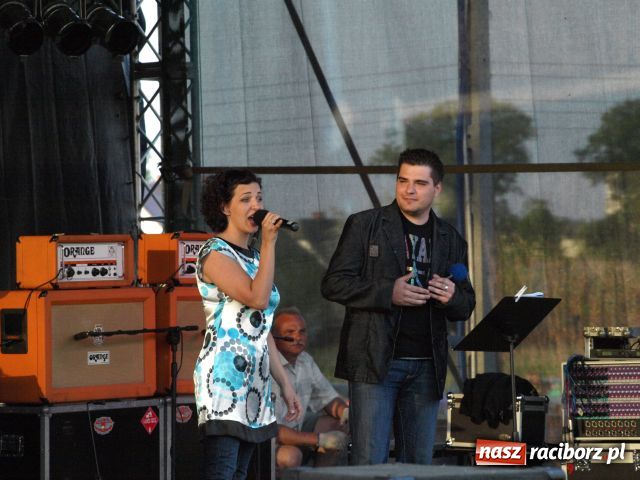 Zdjęcie w galerii na portalu naszraciborz.pl: Wilki rozgrzały fanów w Nędzy wiadomości z regionu