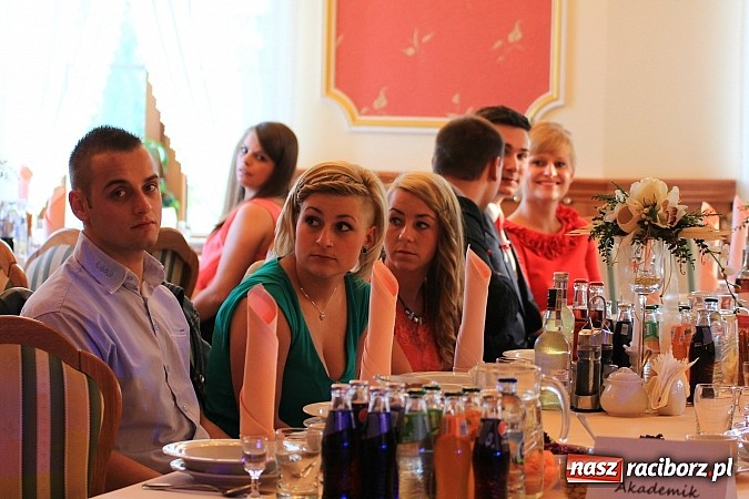 Zdjęcie w galerii na portalu naszraciborz.pl: Niech żyje bal... Impreza absolwentów PWSZ wiadomości z regionu