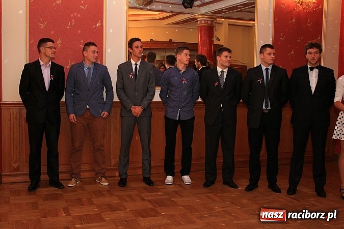Zdjęcie w galerii na portalu naszraciborz.pl: Niech żyje bal... Impreza absolwentów PWSZ wiadomości z regionu