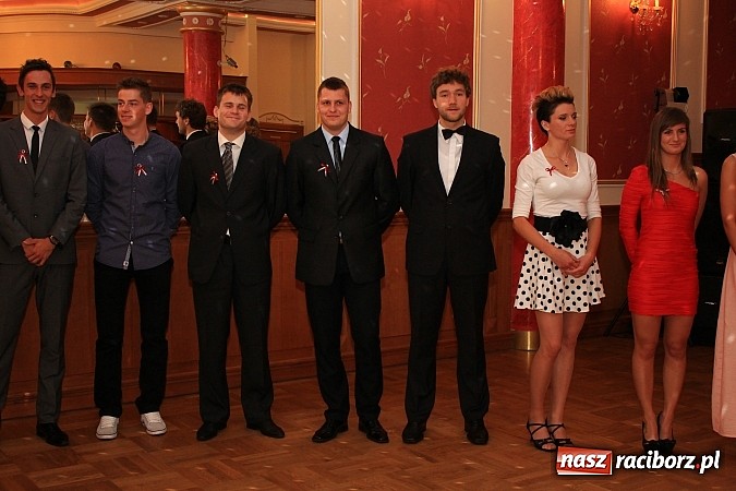 Zdjęcie w galerii na portalu naszraciborz.pl: Niech żyje bal... Impreza absolwentów PWSZ wiadomości z regionu