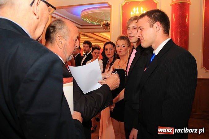 Zdjęcie w galerii na portalu naszraciborz.pl: Niech żyje bal... Impreza absolwentów PWSZ wiadomości z regionu