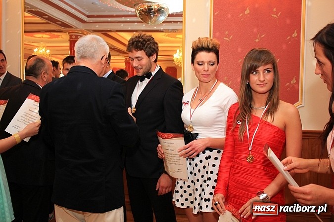 Zdjęcie w galerii na portalu naszraciborz.pl: Niech żyje bal... Impreza absolwentów PWSZ wiadomości z regionu