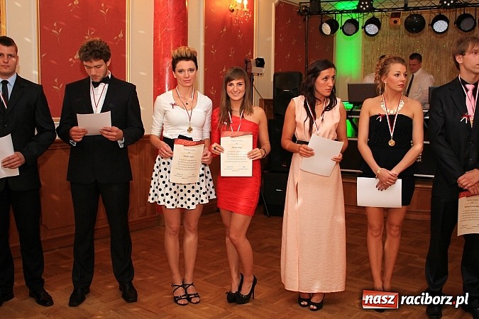 Zdjęcie w galerii na portalu naszraciborz.pl: Niech żyje bal... Impreza absolwentów PWSZ wiadomości z regionu