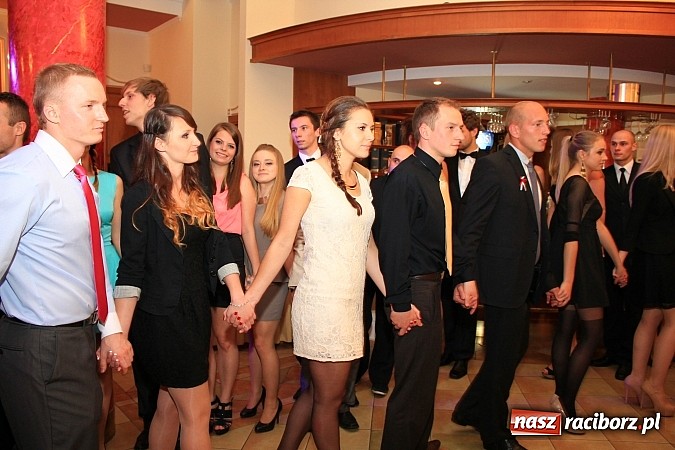 Zdjęcie w galerii na portalu naszraciborz.pl: Niech żyje bal... Impreza absolwentów PWSZ wiadomości z regionu