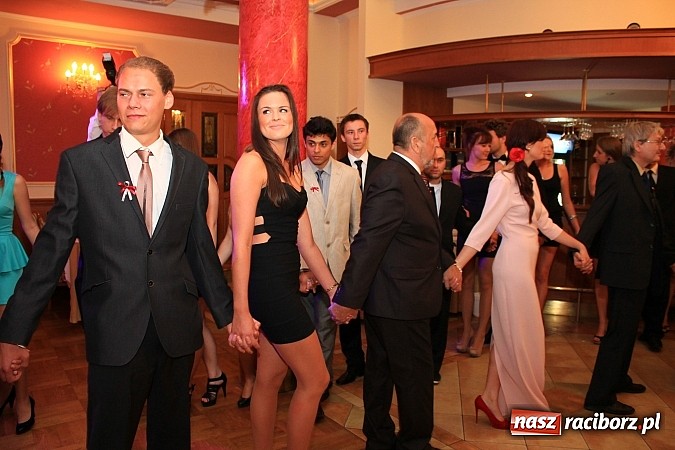Zdjęcie w galerii na portalu naszraciborz.pl: Niech żyje bal... Impreza absolwentów PWSZ wiadomości z regionu