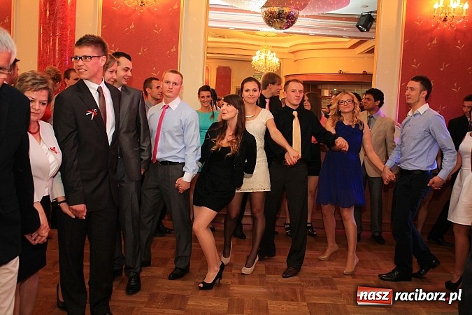 Zdjęcie w galerii na portalu naszraciborz.pl: Niech żyje bal... Impreza absolwentów PWSZ wiadomości z regionu