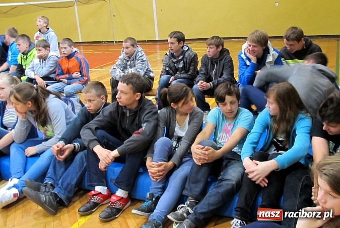 Zdjęcie w galerii na portalu naszraciborz.pl: Mistrzyni badmintona w raciborskim SMS-ie wiadomości z regionu