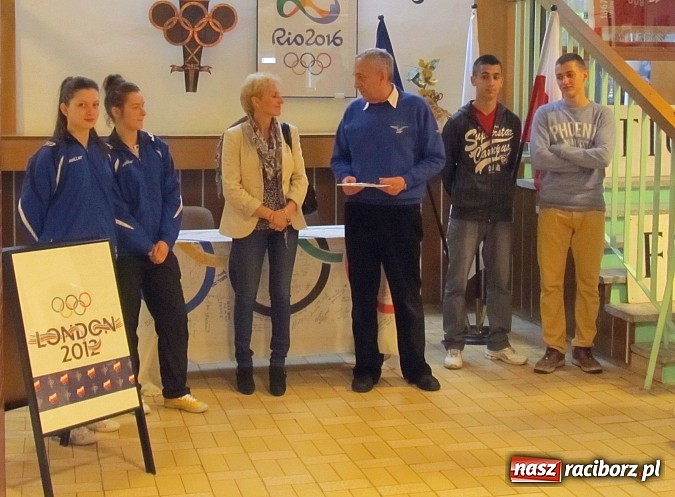 Zdjęcie w galerii na portalu naszraciborz.pl: Mistrzyni badmintona w raciborskim SMS-ie wiadomości z regionu