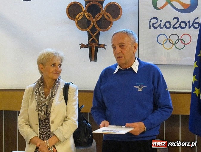 Zdjęcie w galerii na portalu naszraciborz.pl: Mistrzyni badmintona w raciborskim SMS-ie wiadomości z regionu