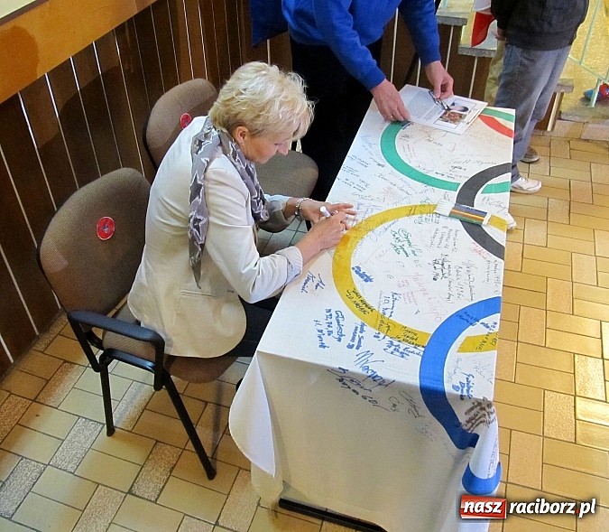 Zdjęcie w galerii na portalu naszraciborz.pl: Mistrzyni badmintona w raciborskim SMS-ie wiadomości z regionu