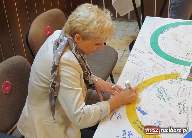 Zdjęcie w galerii na portalu naszraciborz.pl: Mistrzyni badmintona w raciborskim SMS-ie wiadomości z regionu