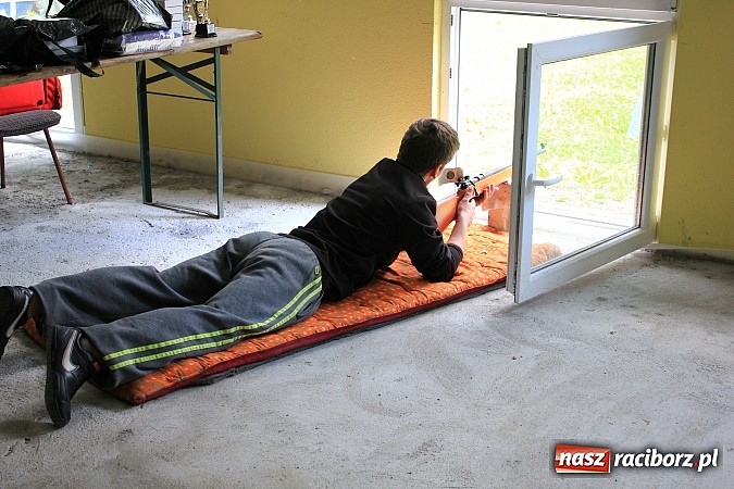 Zdjęcie w galerii na portalu naszraciborz.pl: Dziewczyny górą na zawodach strzeleckich! wiadomości z regionu