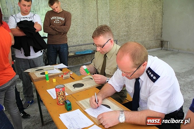 Zdjęcie w galerii na portalu naszraciborz.pl: Dziewczyny górą na zawodach strzeleckich! wiadomości z regionu