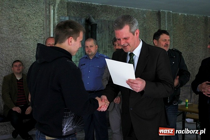 Zdjęcie w galerii na portalu naszraciborz.pl: Dziewczyny górą na zawodach strzeleckich! wiadomości z regionu