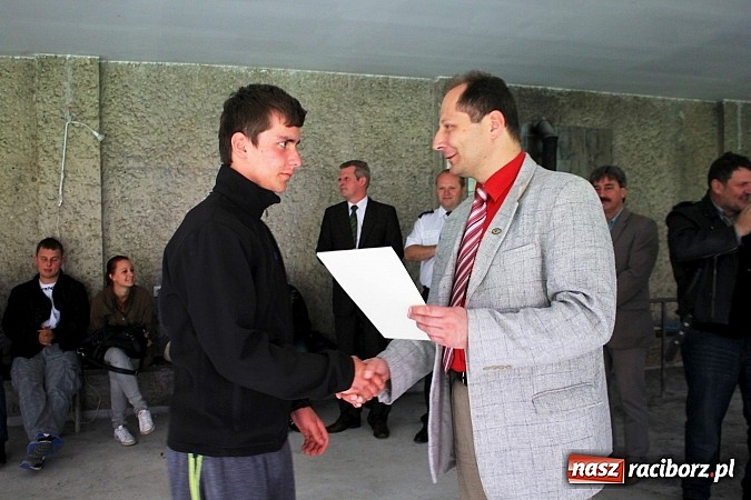 Zdjęcie w galerii na portalu naszraciborz.pl: Dziewczyny górą na zawodach strzeleckich! wiadomości z regionu