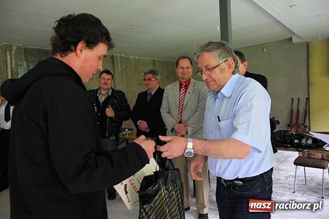 Zdjęcie w galerii na portalu naszraciborz.pl: Dziewczyny górą na zawodach strzeleckich! wiadomości z regionu