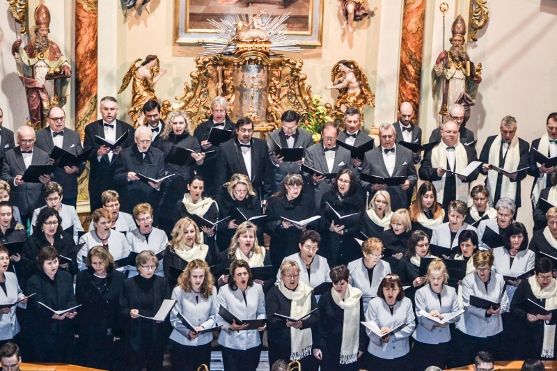 Koncert polsko-czeskiego chóru w Krzyżanowicach – ponad 150 muzyków na jednej scenie