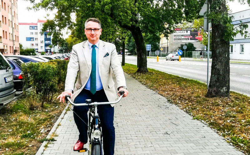 Robert Myśliwy jak Magda Gessler. Rewolucja w domu kultury przy Stalmacha [WYWIAD WIDEO]