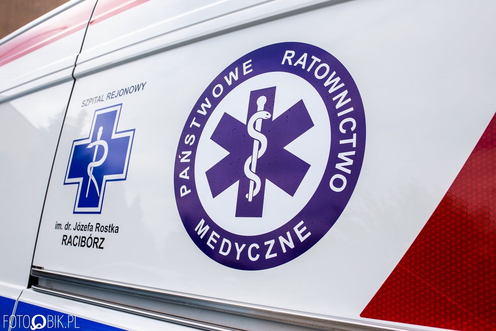 Nowa karetka dla raciborskiego szpitala. Powiat otrzymał 800 tysięcy złotych dotacji