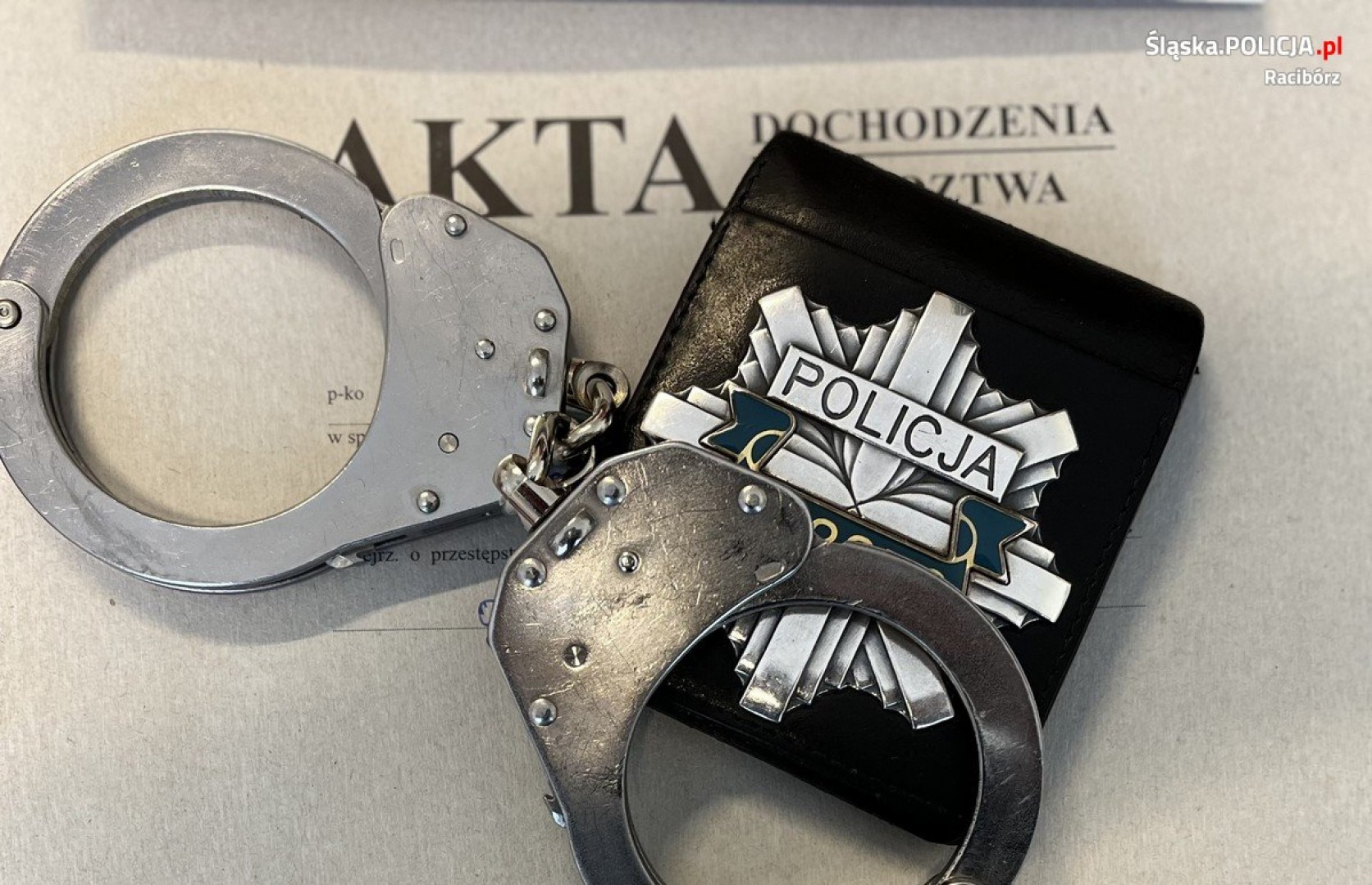 Policjant interweniował podczas zakupów. Obezwładnił złodzieja alkoholu