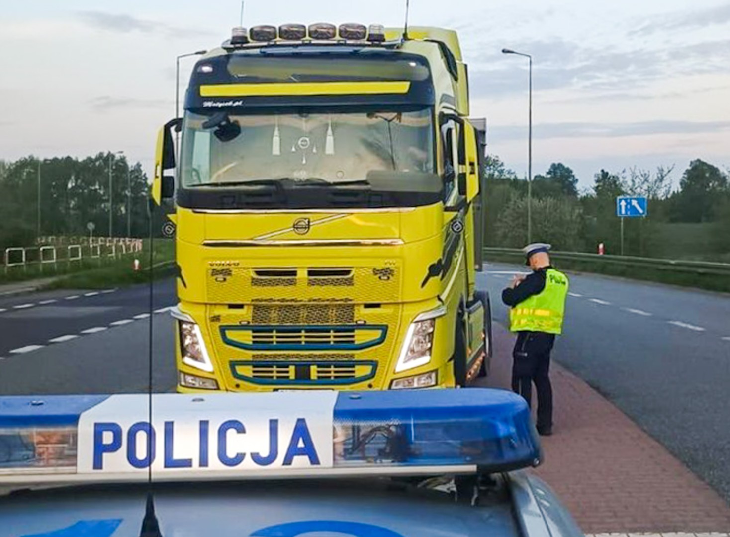 Raciborscy policjanci wspierają działania kontrolne na granicy polsko-czeskiej w związku z zagrożeniem pryszczycą