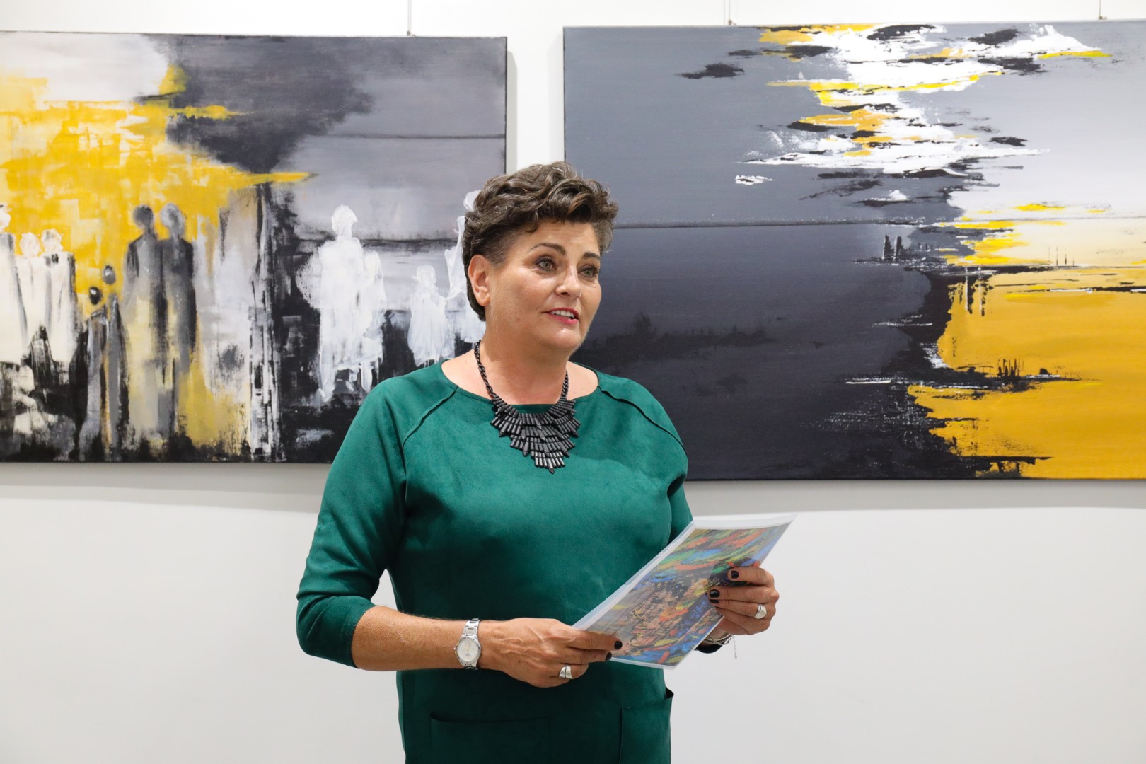 Tydzień Bibliotek - wernisaże wystaw Anny Żychskiej i Jana Świerczka