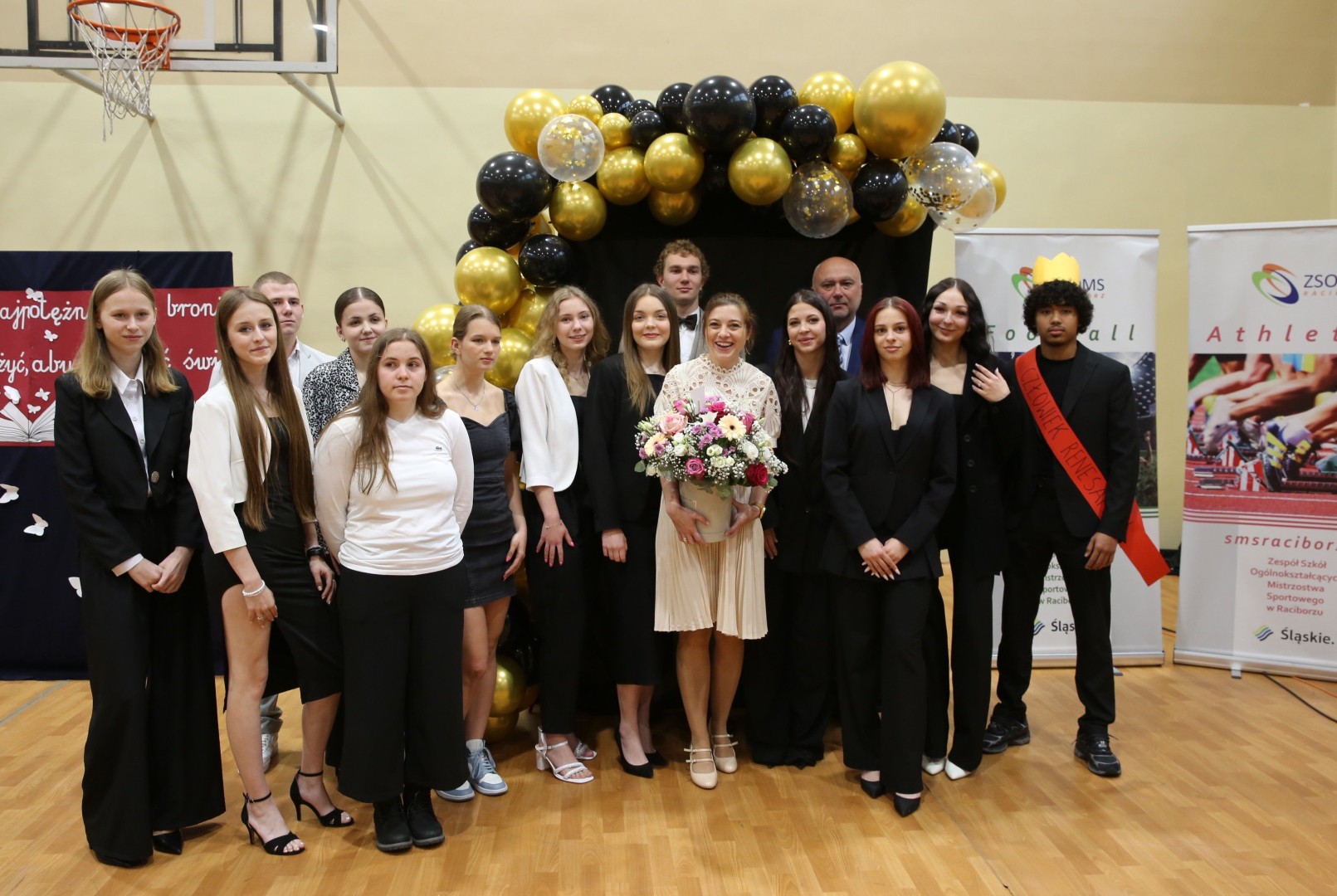 Czas pożegnania – klasy sportowe i mundurowe kończą edukację w ZSOMS