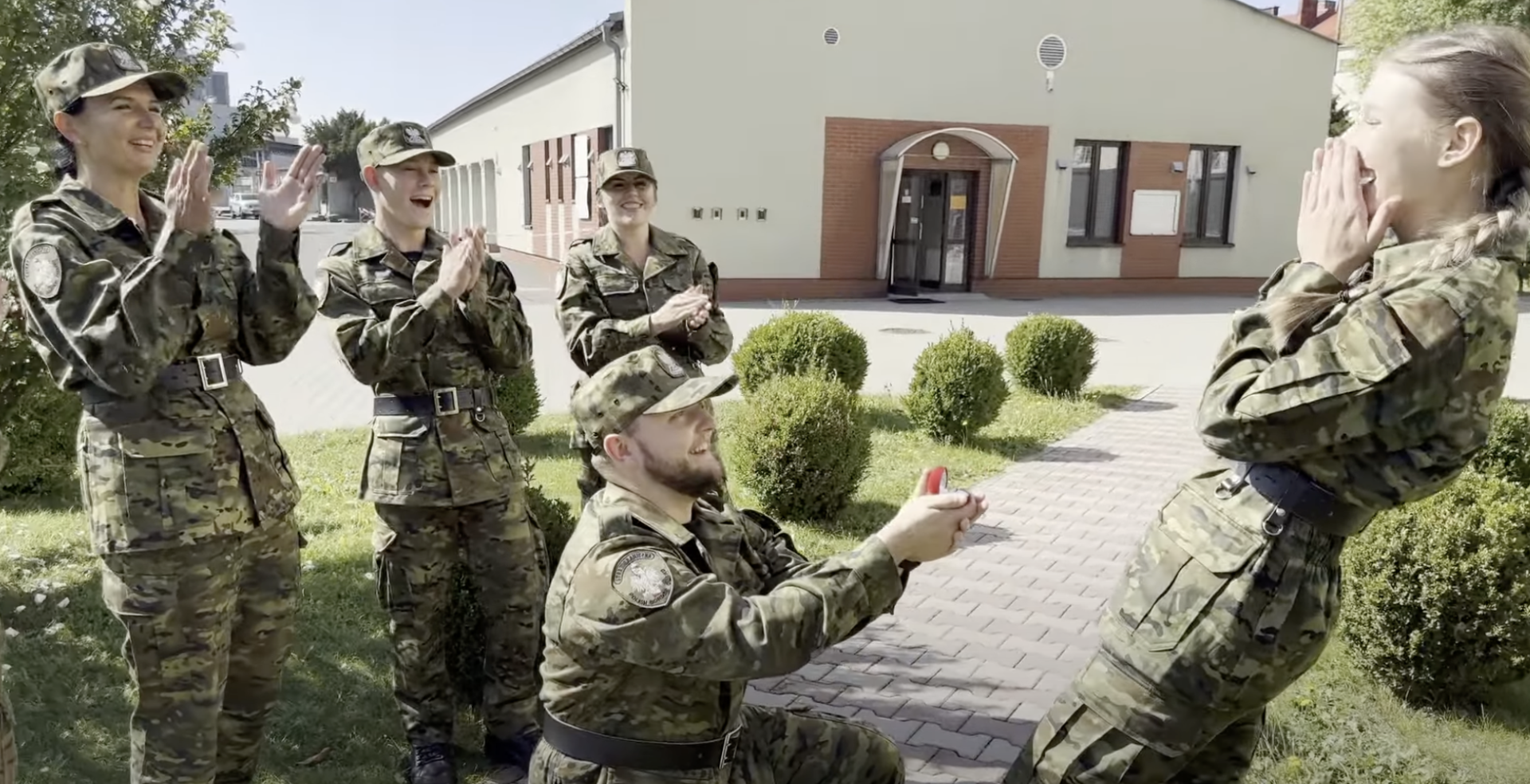 Nie chcę męża, chcę do Straży Granicznej! Nowa kampania rekrutacyjna w raciborskiej scenerii [WIDEO]