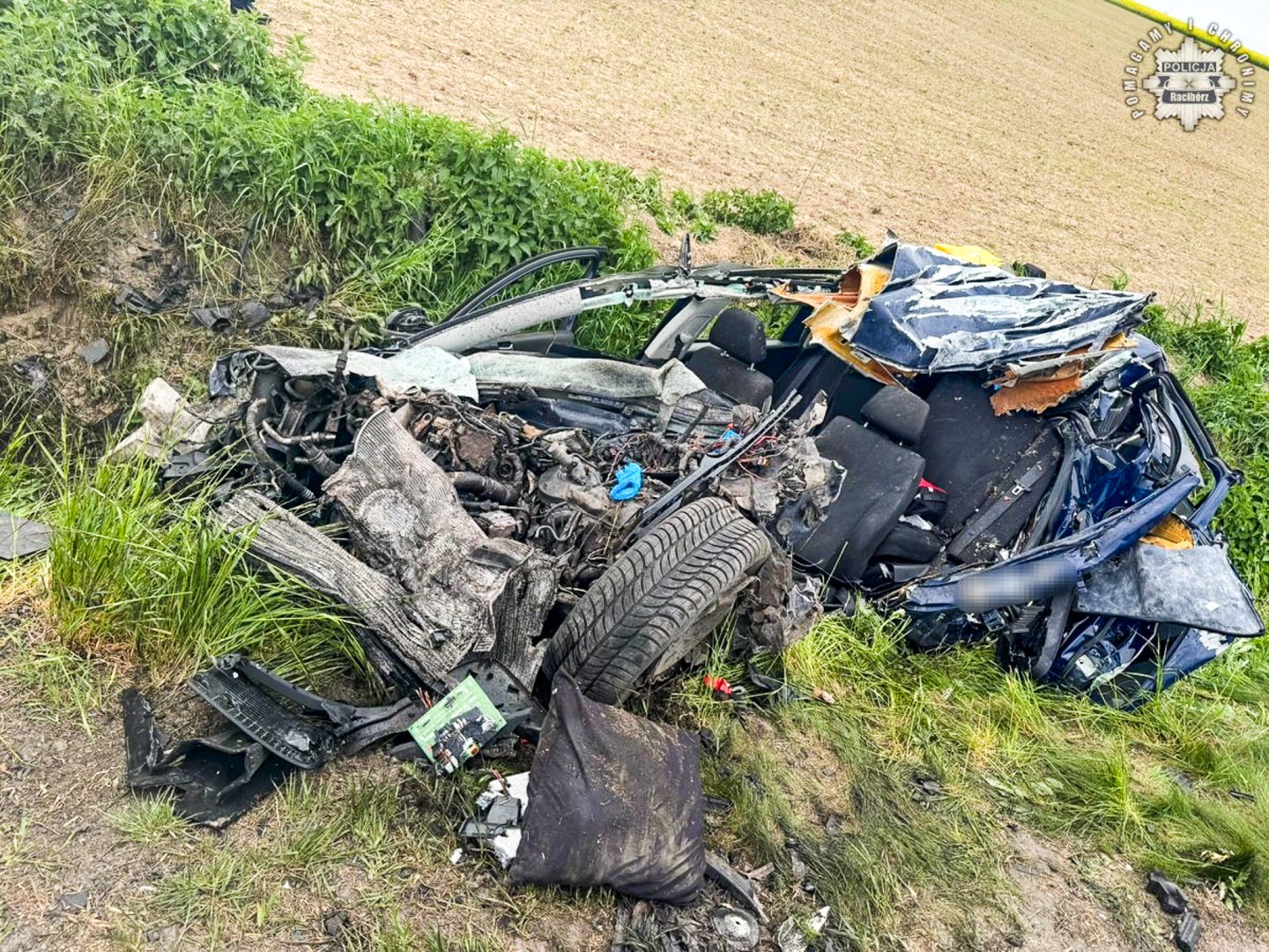 Tragiczny wypadek w Bieńkowicach. Nie żyje 32-letni kierowca volkswagena [KOMUNIKAT POLICJI]