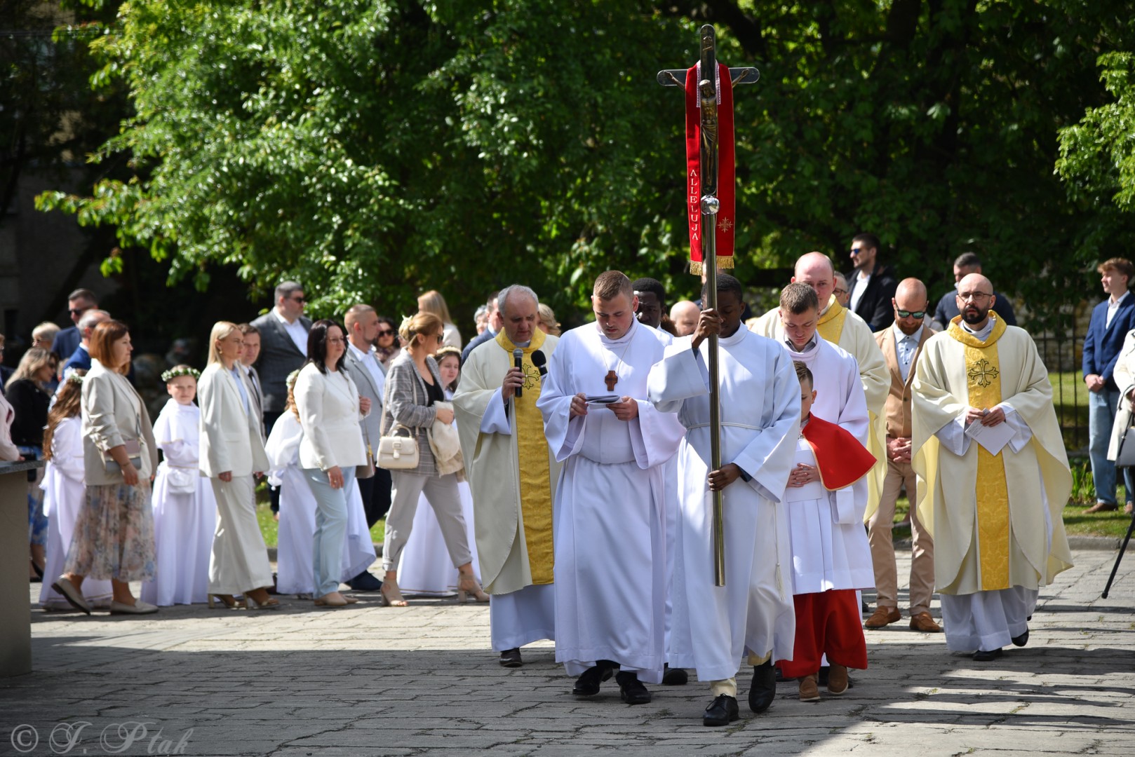 Pierwsza Komunia Święta w parafii NSPJ – 85 dzieci przystąpiło do sakramentu [FOTO]