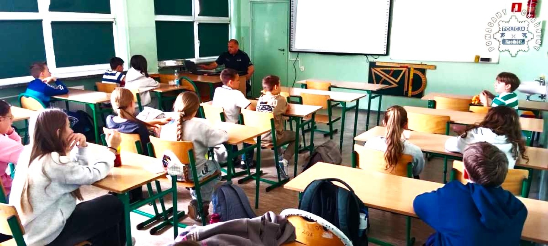 O hejcie i odpowiedzialności nieletnich. Spotkanie dzielnicowego z uczniami SP 15