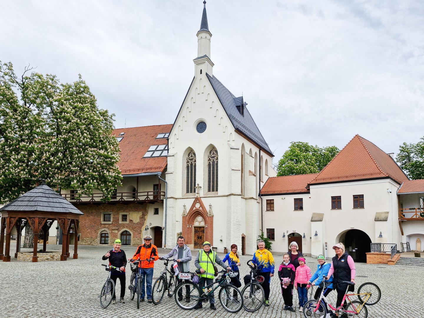 Rodzinny Rajd Rowerowy z historią i sportową rywalizacją
