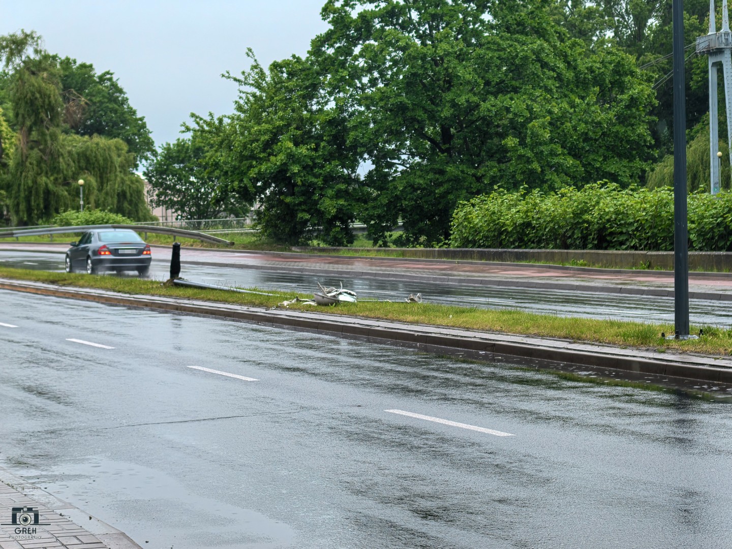 Uszkodzona latarnia przy Reymonta. Sprawca oddalił się z miejsca zdarzenia