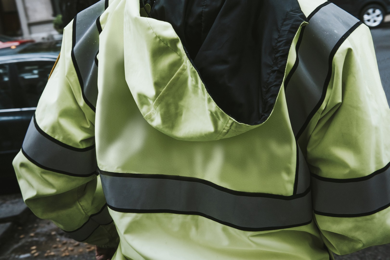 Kurtka odblaskowa – jak wybrać najlepszą? Wskazówki