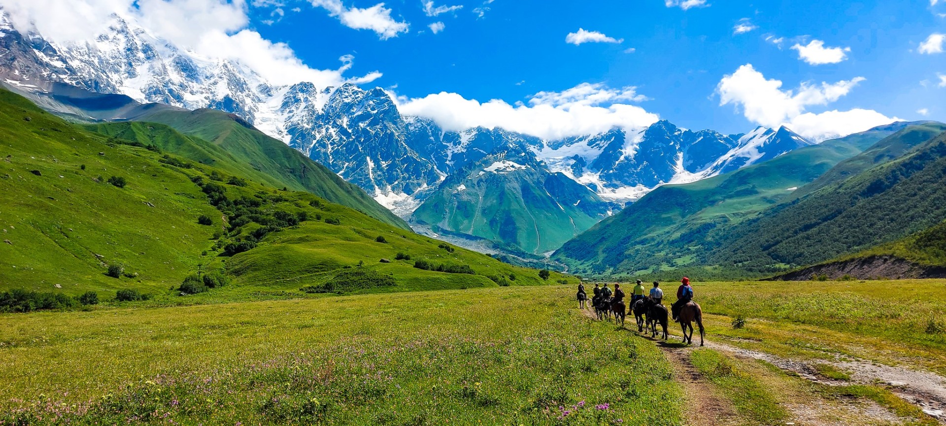 Chcesz przeżyć wyprawę życia? Ruszaj z nami na wyprawę po bezdrożach Gruzji!