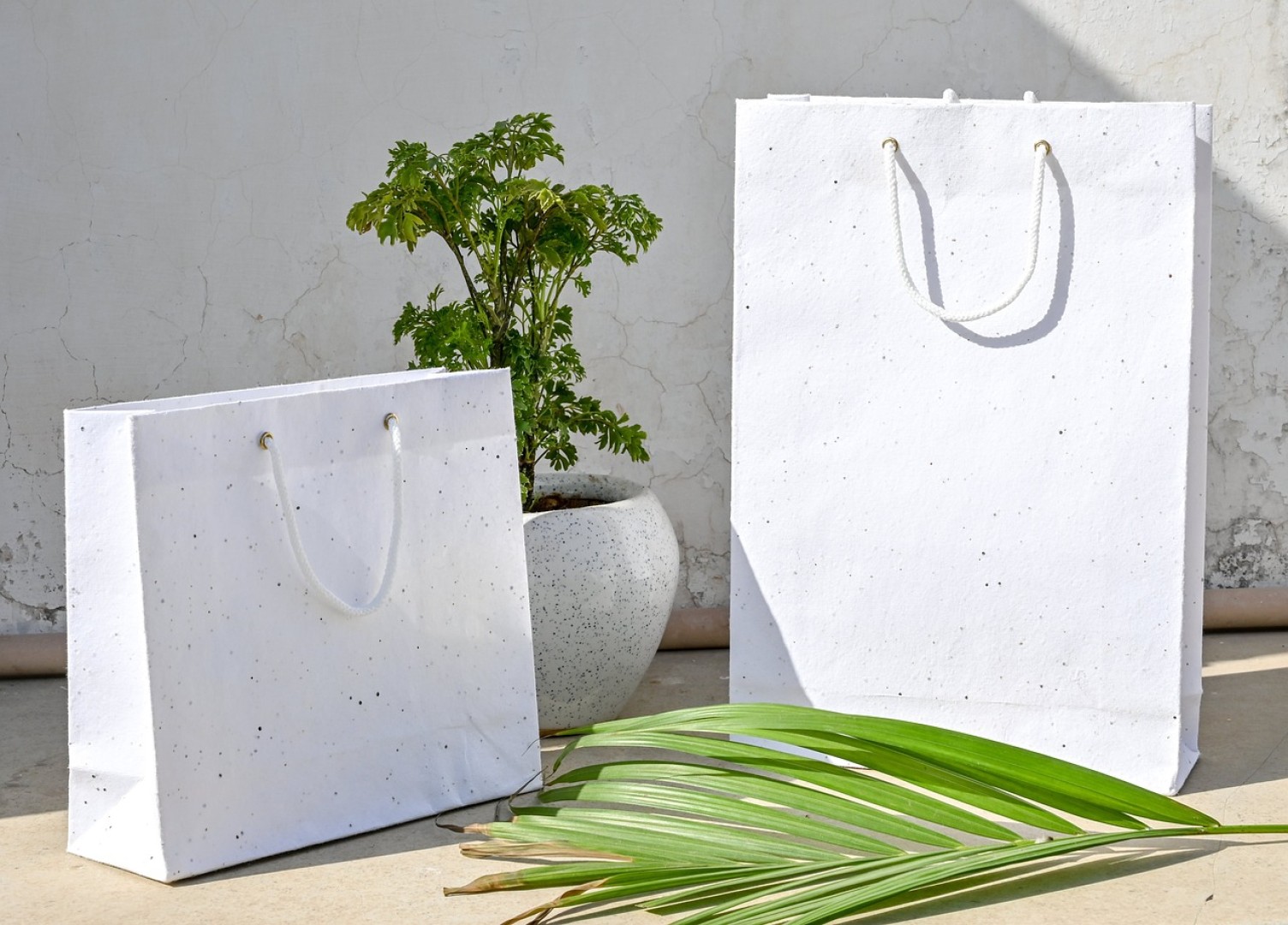 Torby papierowe z logo – skuteczne narzędzie reklamowe