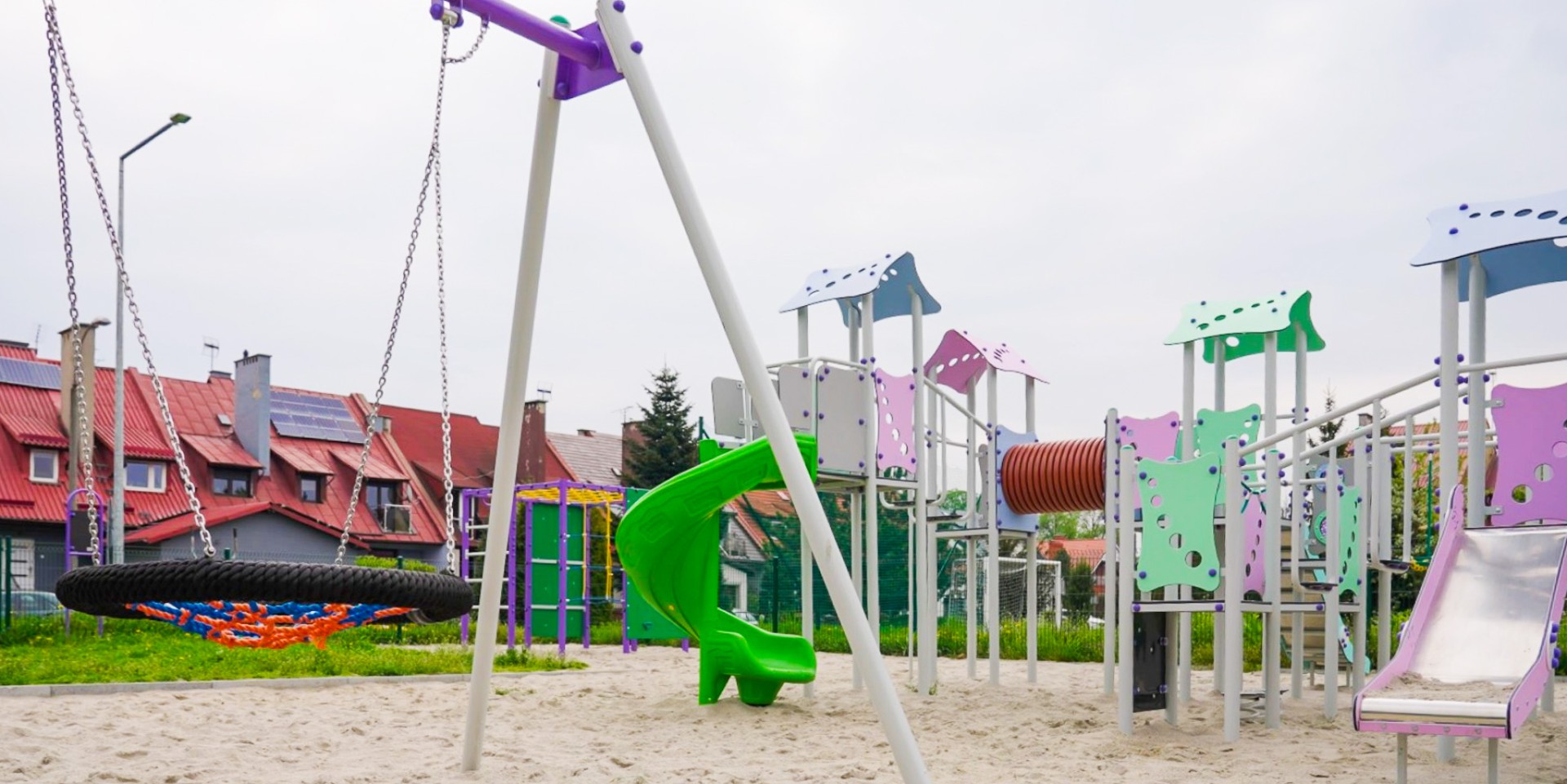 Nowe urządzenie linowe na osiedlu – plac zabaw przy ul. Korfantego zostanie rozbudowany