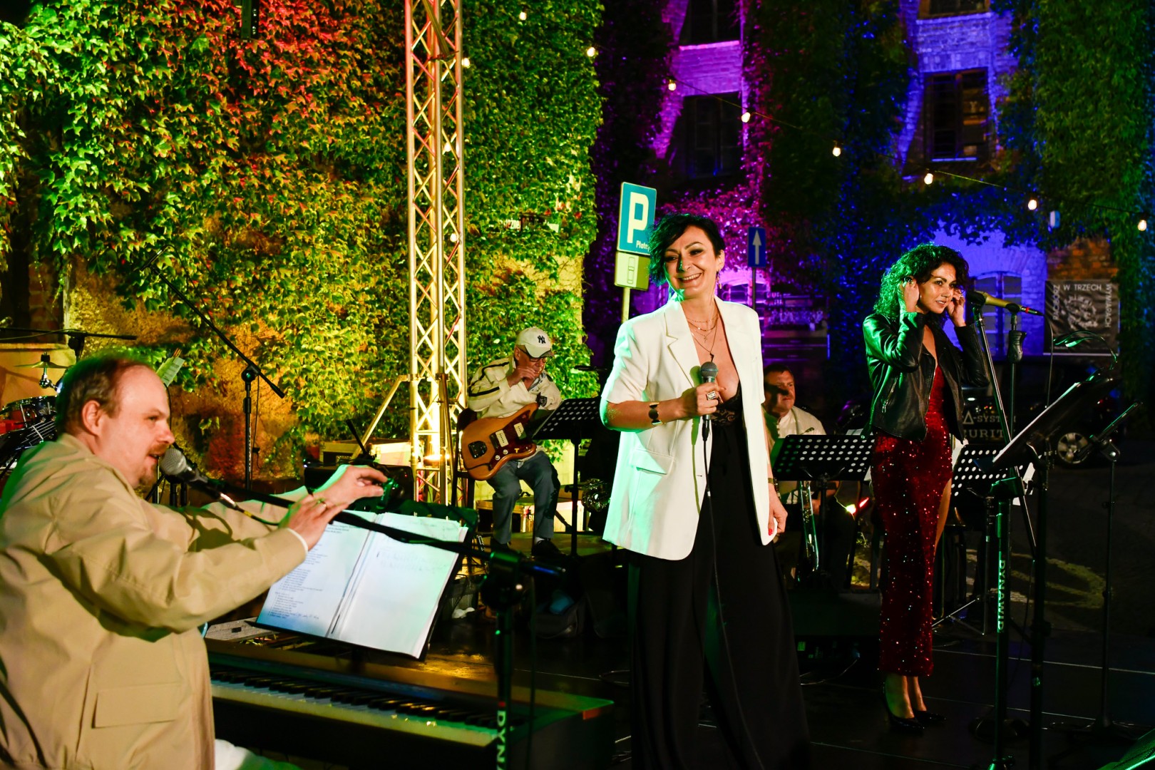 Potańcówka na OFCE: Kraków Street Band i dancing pod Tęczową w klimatach swingowych