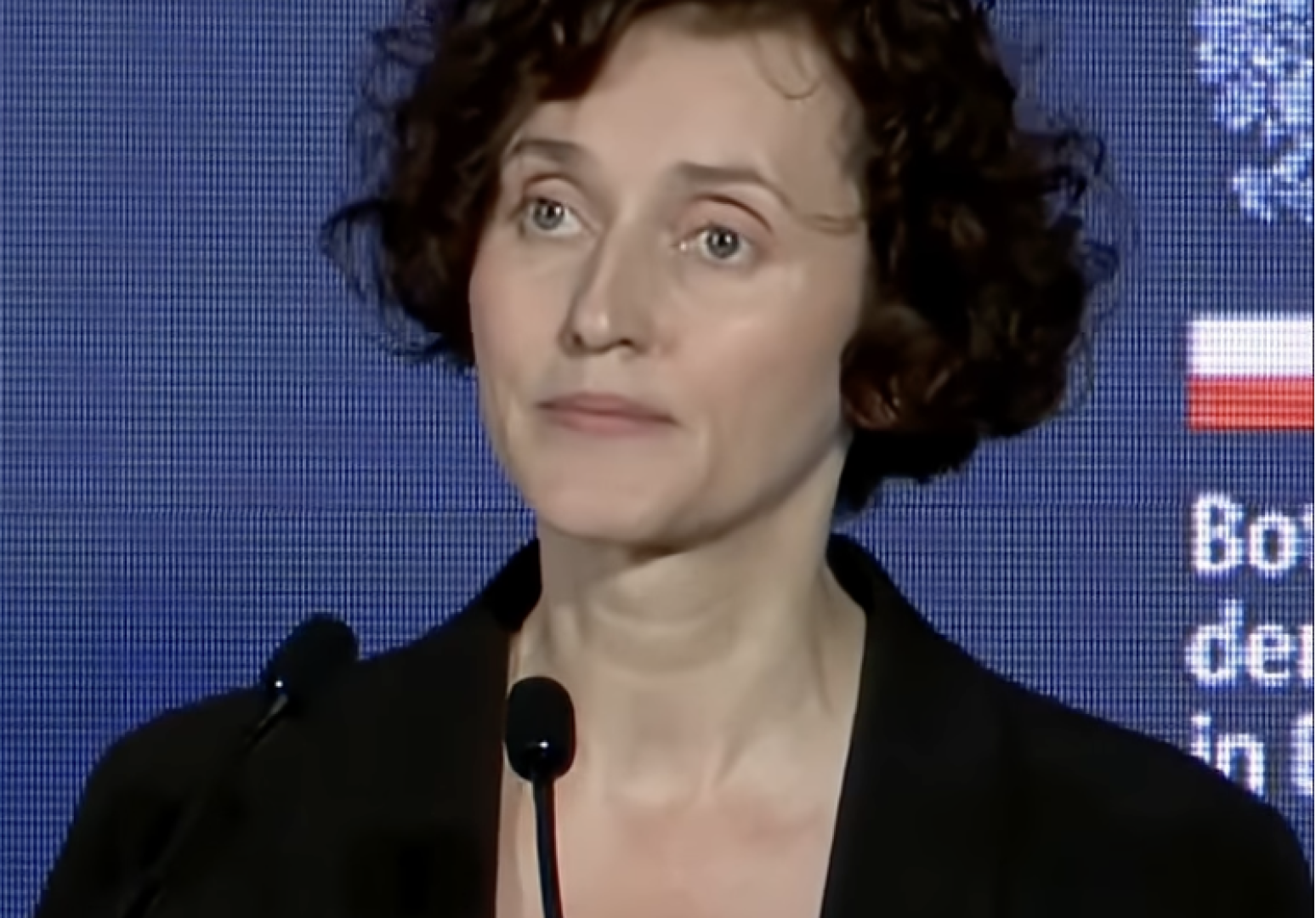 Burza po słowach reżyserki urodzonej w Raciborzu. Niewiera ostro o Nawrockim w polskiej ambasadzie