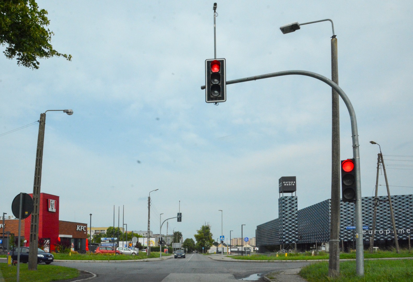 Korki na mycie coraz większe. Miasto chce ronda przy nowym centrum handlowym