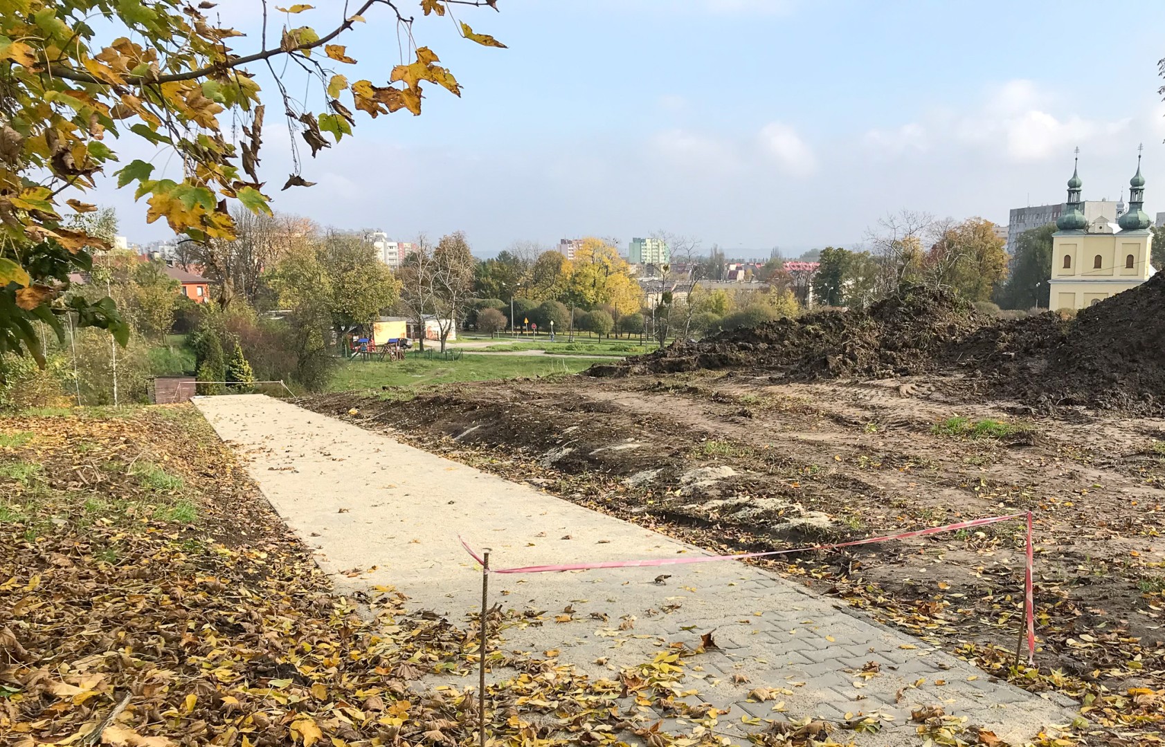 Decyzja w rękach radnych: Czy Racibórz sprzeda działki przy ul. Jana Pawła II?