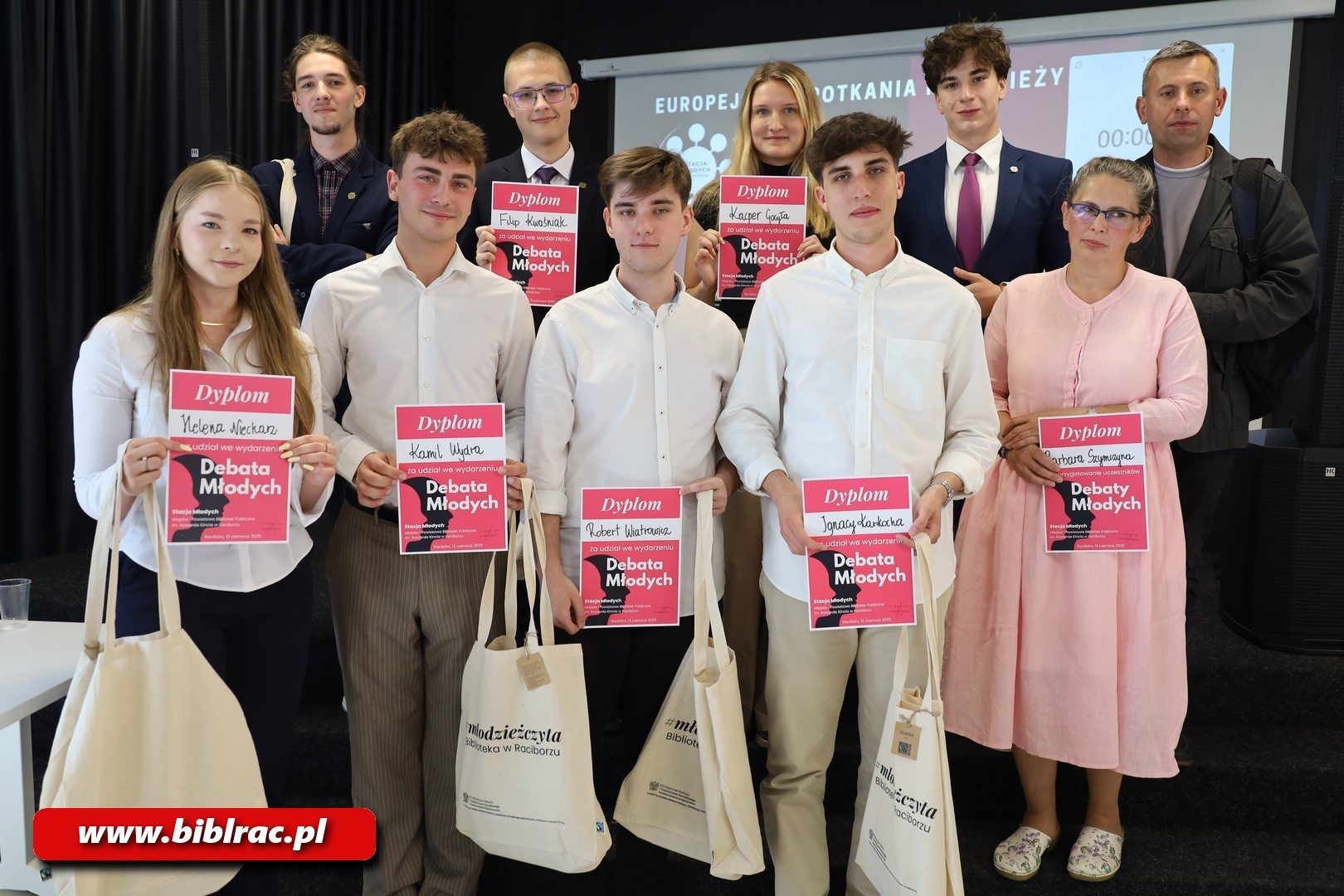 Młodzi dyskutują! Za nami debata w bibliotece