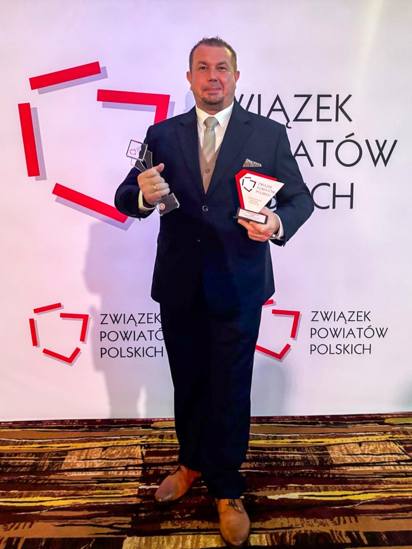 Powiat Raciborski ze statuetką Super Powiat 2024