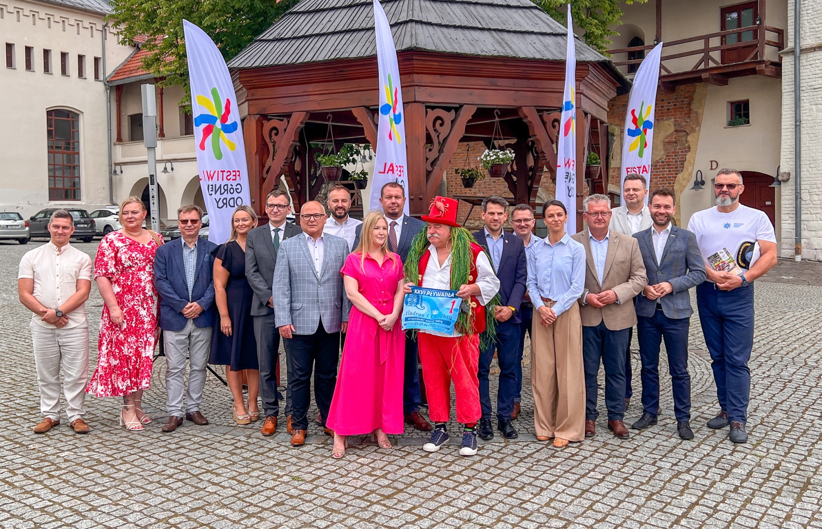 Festiwal Górnej Odry w powiecie raciborskim. Pływadło na Odrze i debiut Festiwalu Odkrywców i Sztuki Zamkowej na Zamku Piastowskim